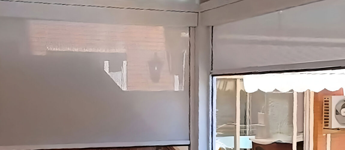 instalación pérgola bioclimática y cortinas verticales motorizadas | Vista Servicios Integrales en Mataró