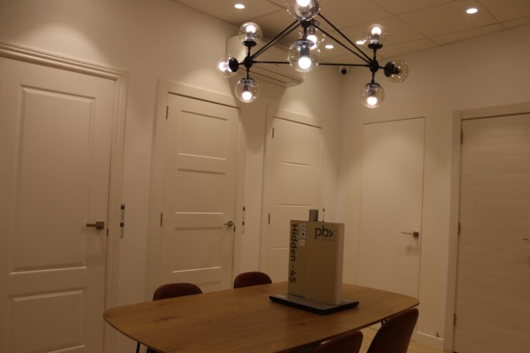 instalacion puertas interiores de madera Mataró Maresme Barcelona | Vista Servicios Integrales