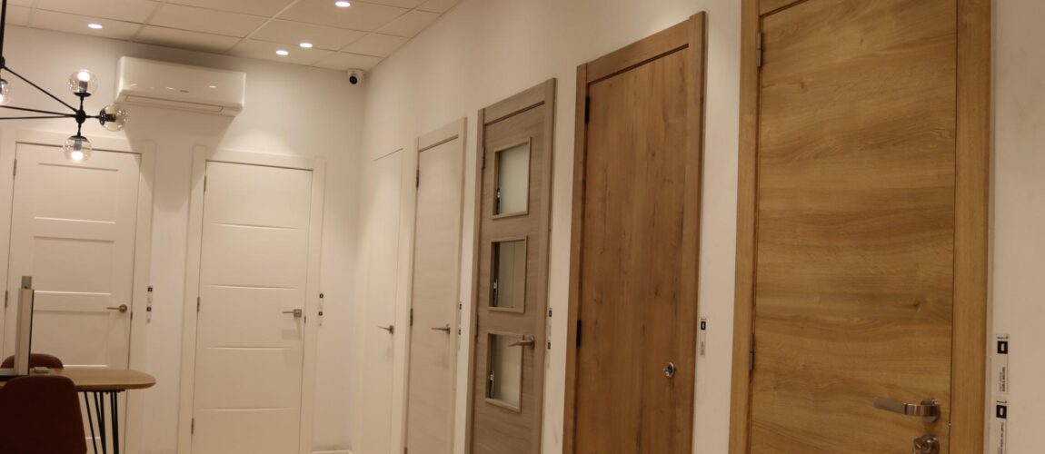 instalacion puertas interiores de madera Mataró Maresme Barcelona | Vista Servicios Integrales
