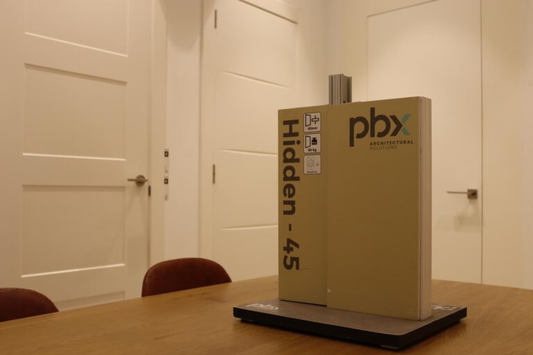 instalacion puertas interiores de madera Mataró Maresme Barcelona | Vista Servicios Integrales