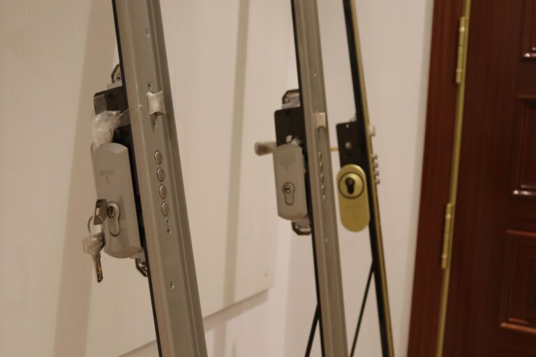 instalacion puertas interiores de madera Mataró Maresme Barcelona | Vista Servicios Integrales