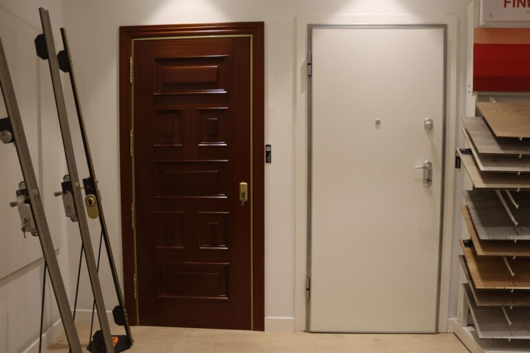 instalacion puertas interiores de madera Mataró Maresme Barcelona | Vista Servicios Integrales