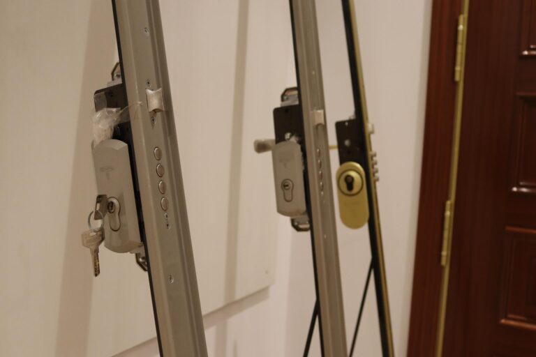 instalacion puertas interiores de madera Mataró Maresme Barcelona | Vista Servicios Integrales