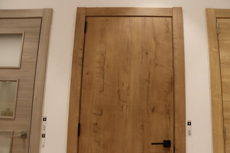 instalacion puertas interiores de madera Mataró Maresme Barcelona | Vista Servicios Integrales