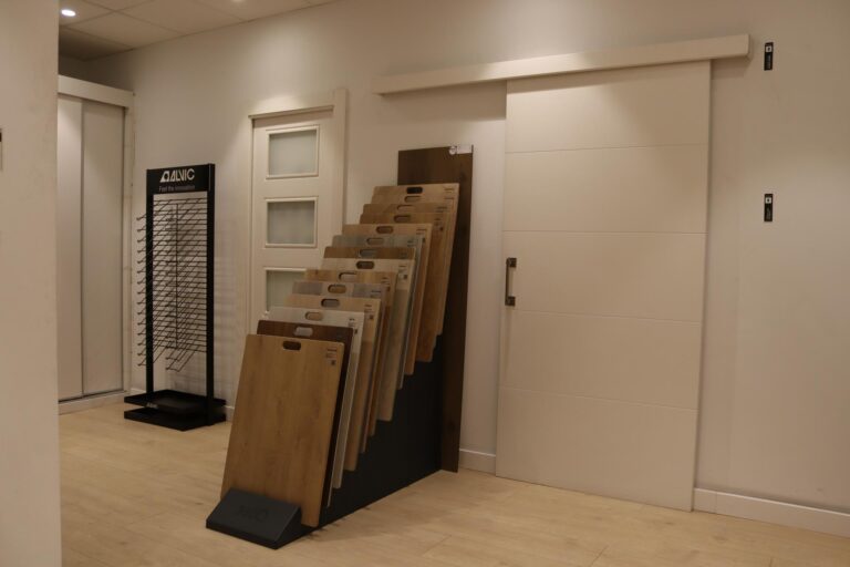 instalacion puertas interiores correderas de madera Mataró Maresme Barcelona | Vista Servicios Integrales